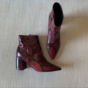 << marc fisher boots >>